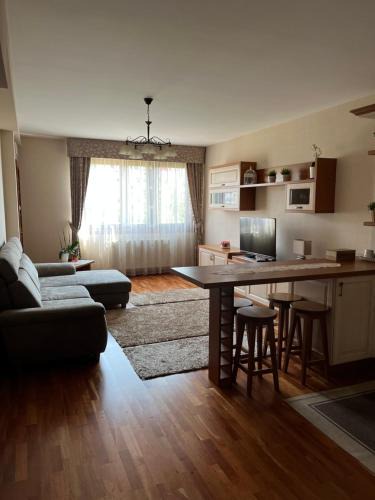 Vizafogo Apartment | Danube Terrace Elegant with 2 Bedroom and Private Parking