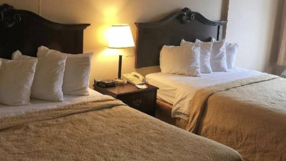 Danville Hotel | Danville Suite