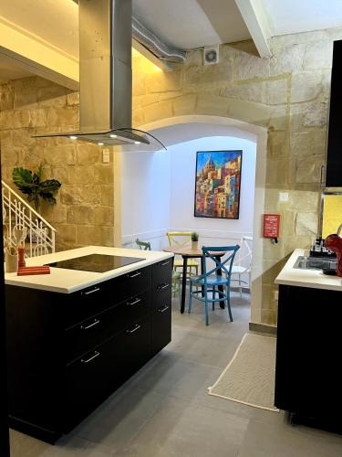 Floriana House | Dar Il-Ħnejja - Character Home close to Valletta