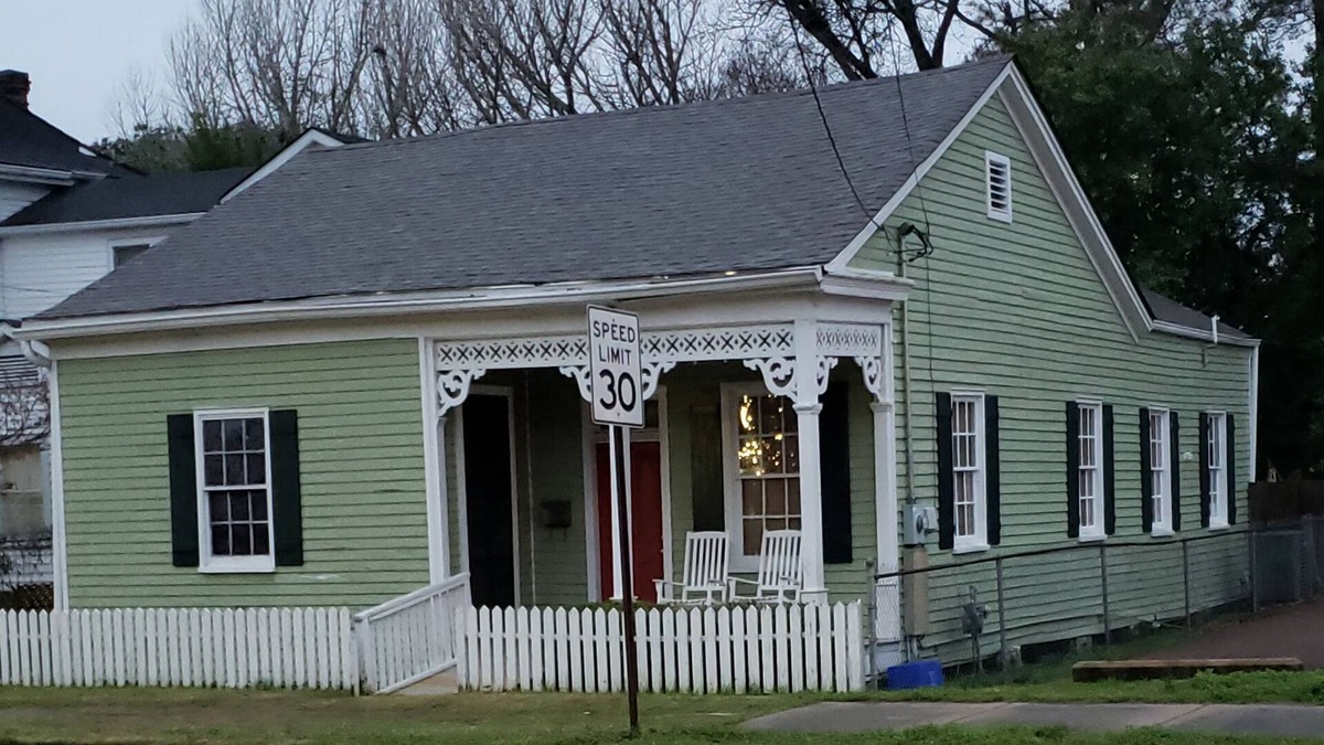 Natchez House | Darby's Guest House!