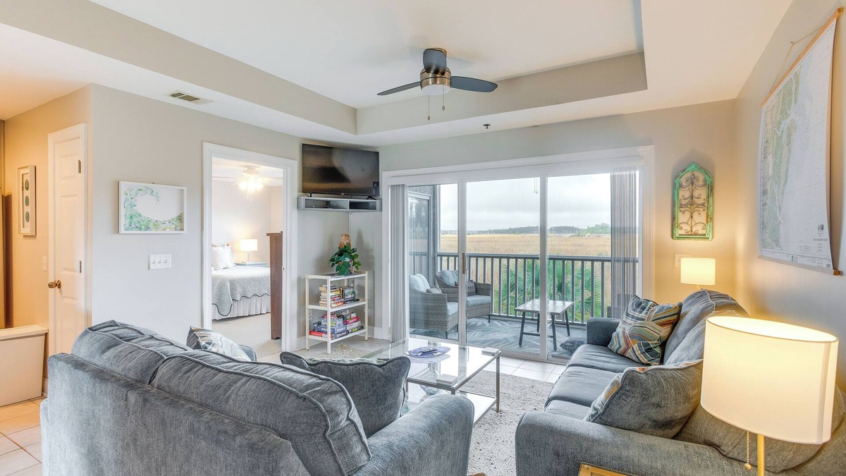 Darien Condo | Darien Condo w/Boat Dock Access: Walk to Downtown