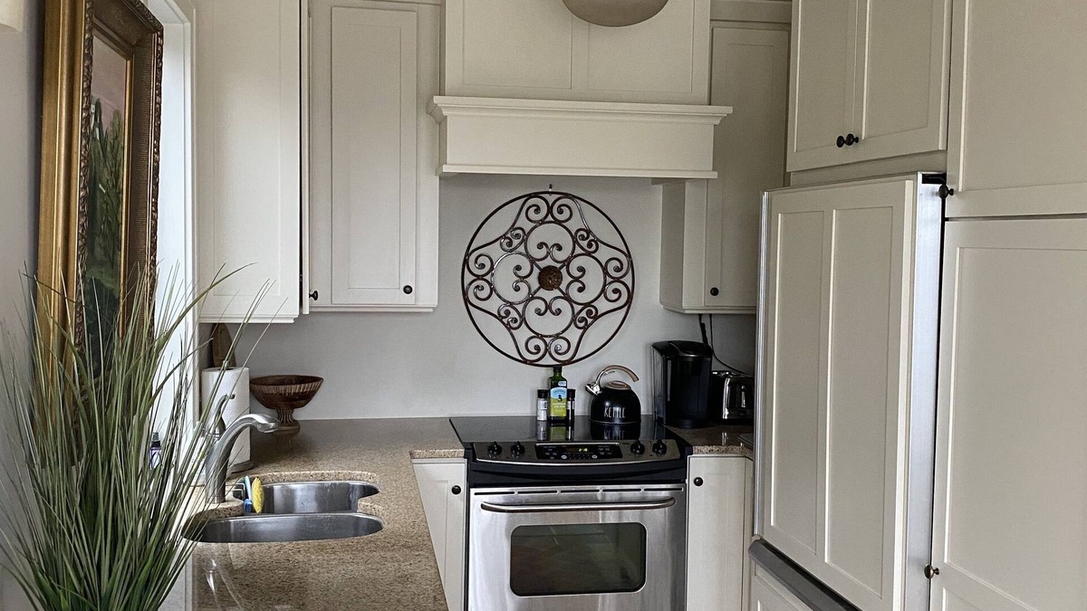Harbor Springs Condo | Darling Two Bedroom Condo Downtown Harbor Springs