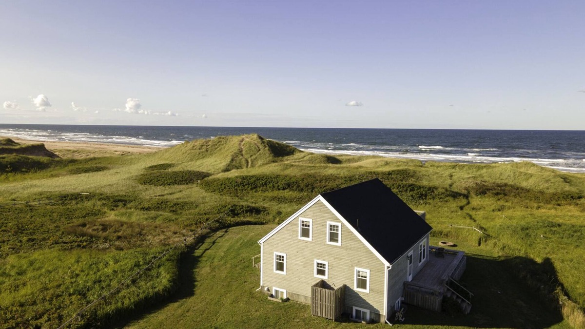 Darnley House | Darnley by the Dunes - oceanfront walk to beautiful beach - great for families