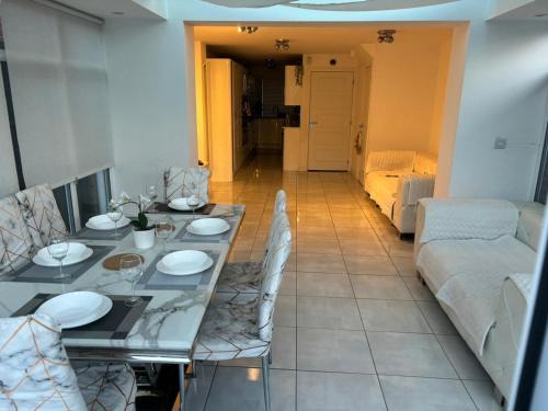Stone House | Dartford 4 Beds Sleeps 8 near Bluewater and M25