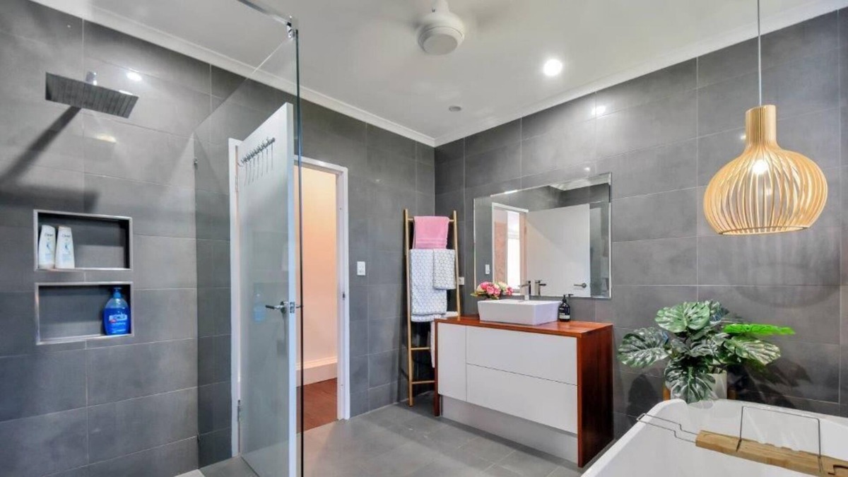 Parap House | Darwin dream house steps away from Parap markets