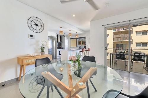 Darwin City Centre Apartment | Darwin Inner City Oasis 2 Bed Apt