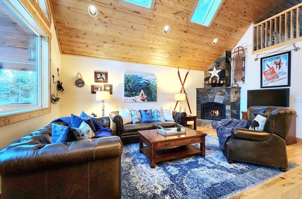 Tahoe Vista House | Das Bar Haus - Walk to Beach & Close to Ski Resort