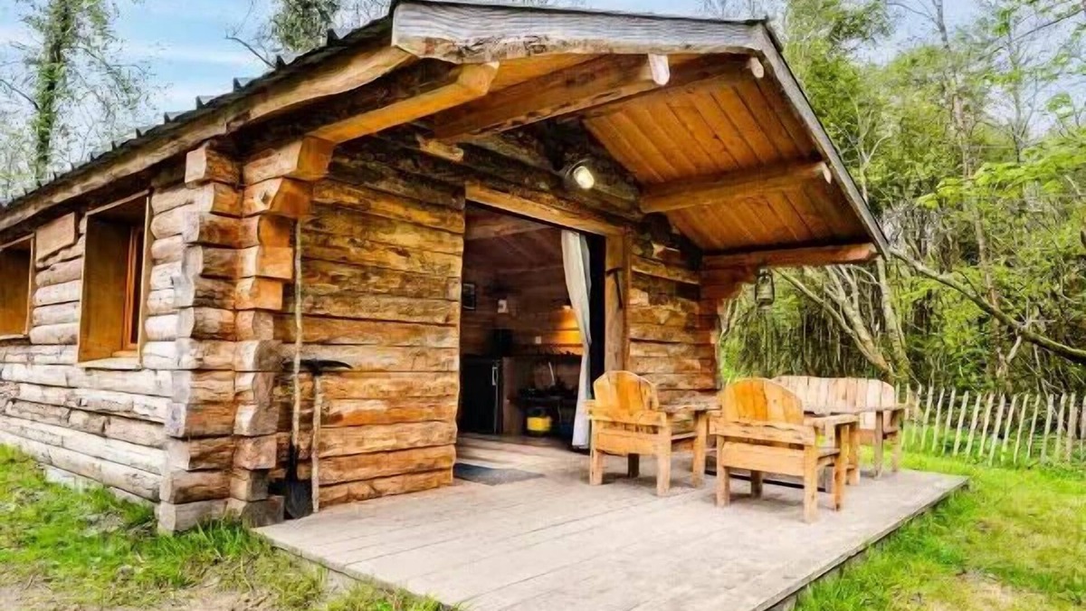 Locmaria-Berrien Ski Chalet | Das Haus der Minderjährigen - 2 Schlafzimmer - ohne Sanitäranlagen 4 Personen