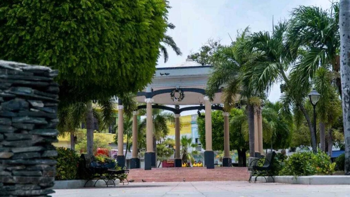 Barahona Apartment | Dashari room C2-1 Close to the boardwalk and 10 minutes from the beaches.