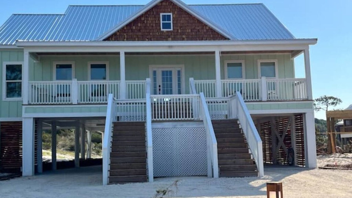 Dauphin Island House | Dasoto Landing, A gated community with 3 min walk to pool, tennis court & beach.