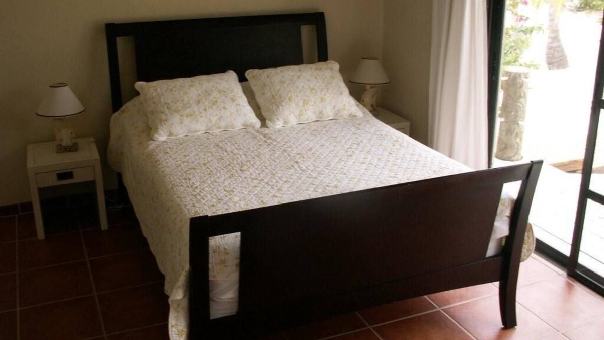 Whitby House | DATAI.YOUR "HOME" IN WHITBY, NORTH CAICOS