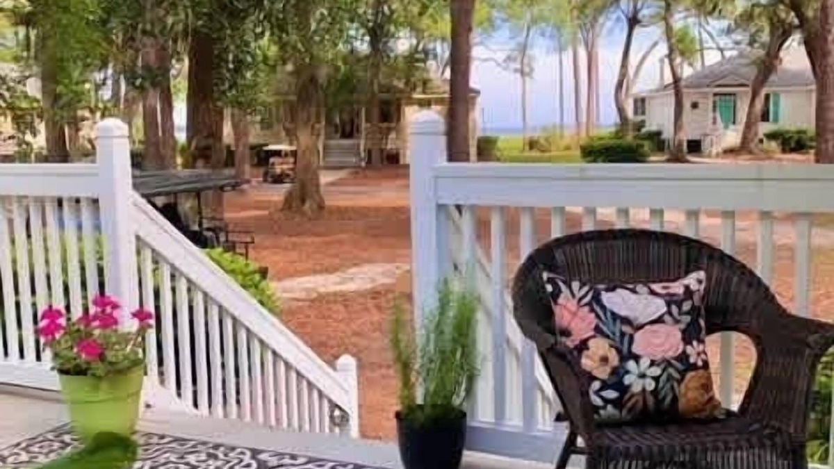 Melrose on the Beach House | Daufuskie Island Beach Cottage with Yard
