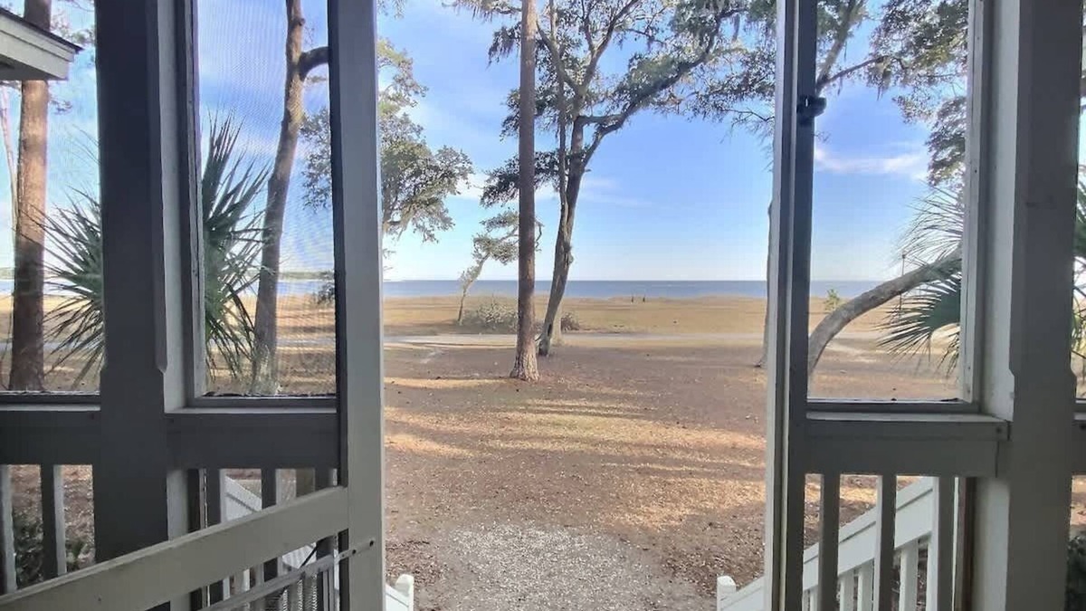 Melrose on the Beach House | Daufuskie Oceanfront Cottage with Golf Cart