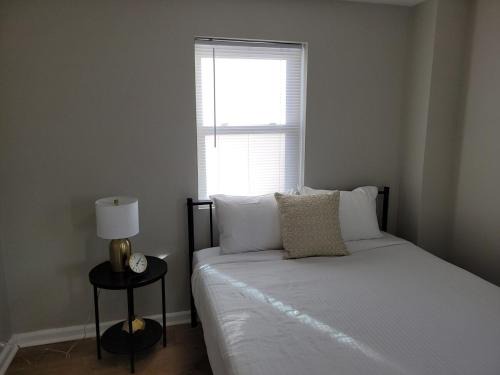 Joslyn Castle Apartment | Davenport Dwelling Unit 9 Midtown 3BD