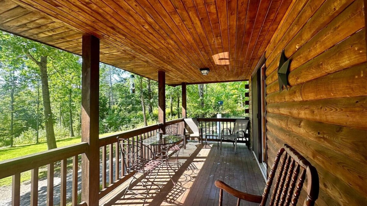Bristol Apartment | David Brown`s Mountain Retreat- 2bed/2bath -Cabin