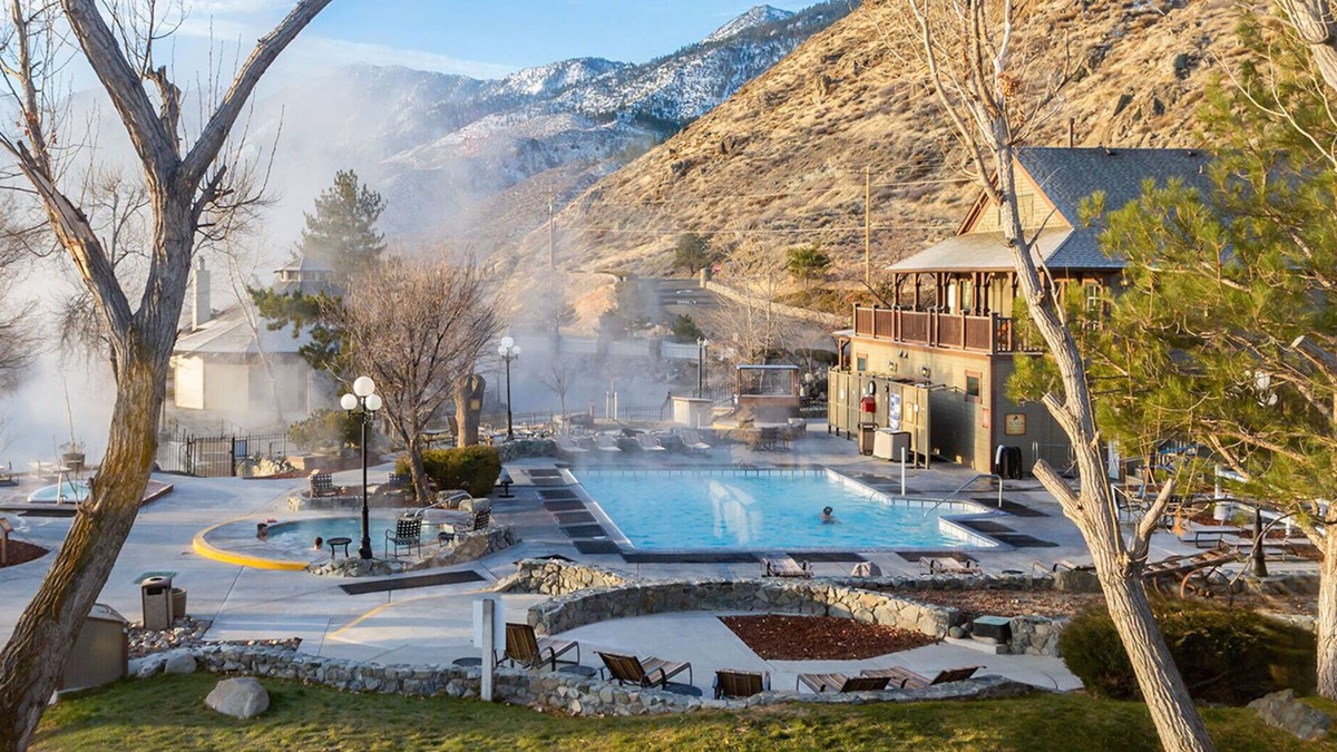 Genoa Condo | David Walley's Resort, studio unit, Sunday check-in
