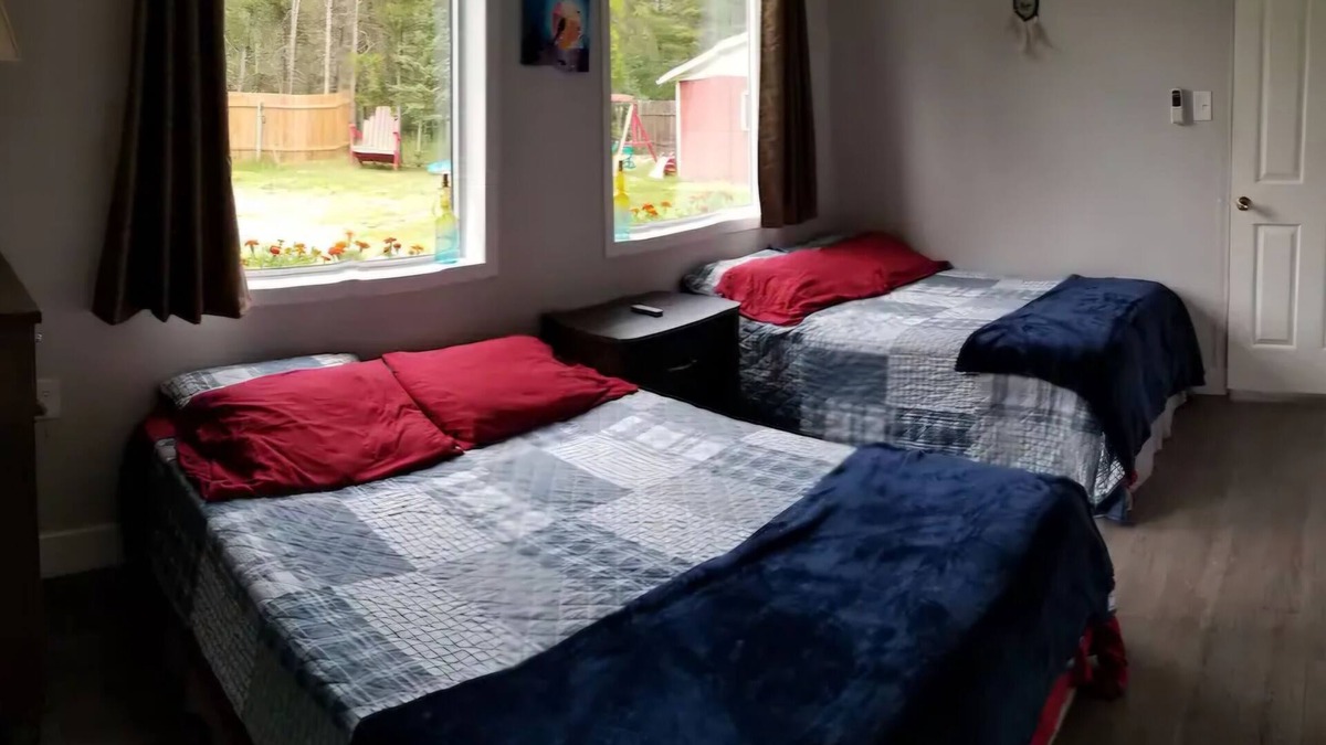 Reynolds Cabin | Dawson's Cabin is your private country getaway with seasonal pool and hottub.