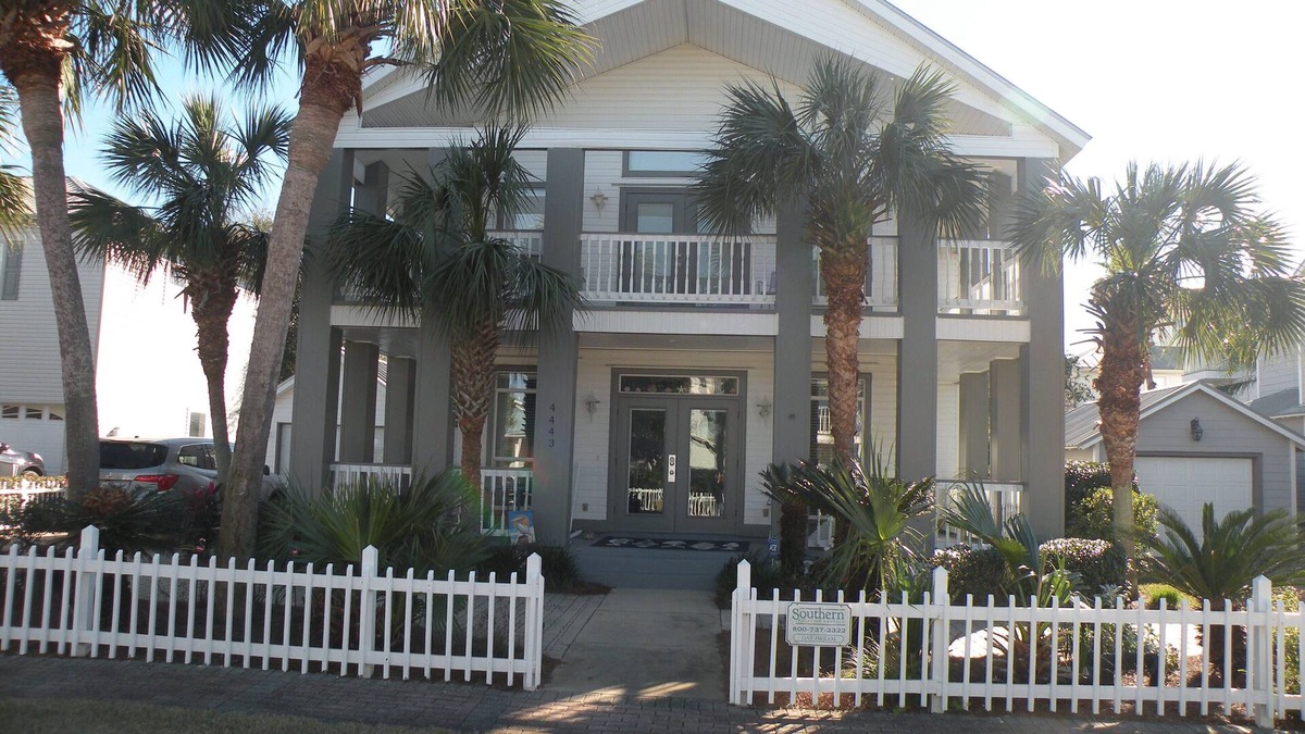 Crystal Shores House | 'Day Dream' Beach House Half Block to Beach JULY ON SALE NOW