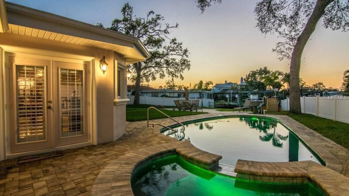 Anona House | Day's By The Bay-Largo.LIVE the DREAM.LUXURY