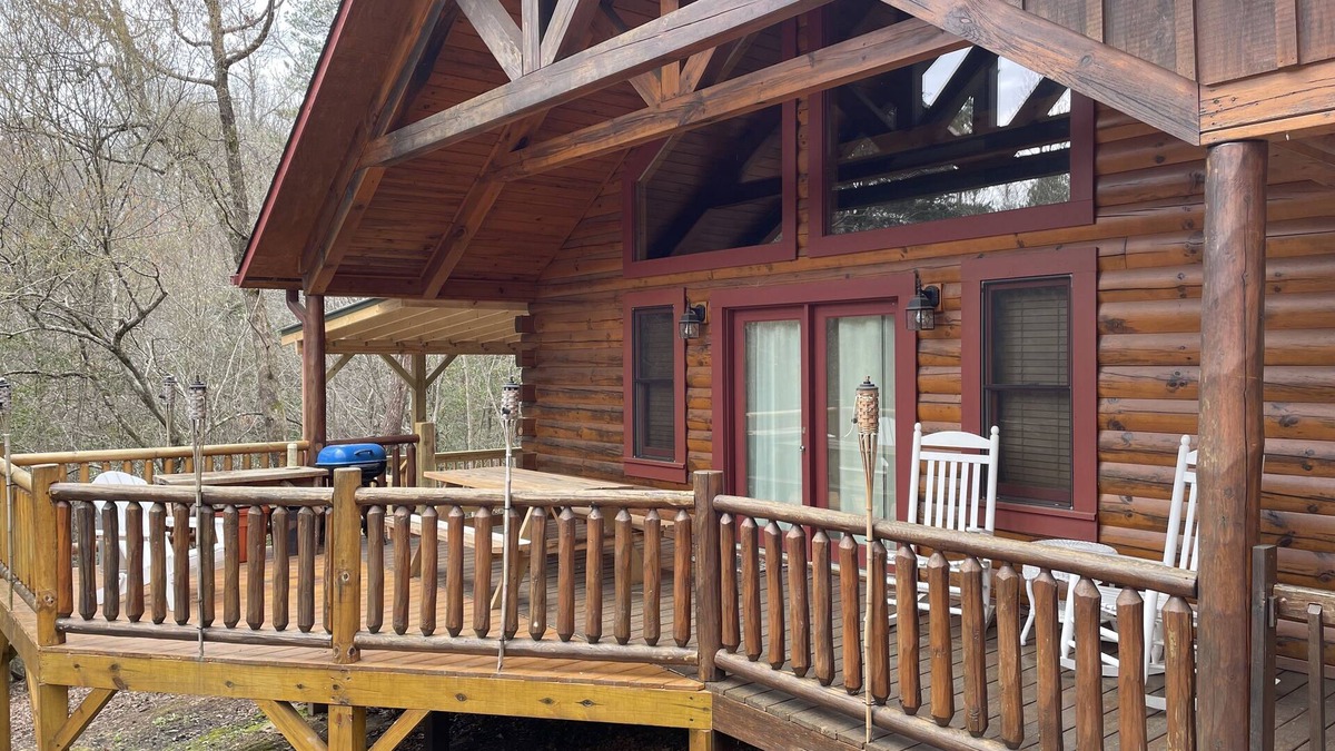 Murphy Cabin | DAYBREAK LOG GETAWAY - NEW HOT TUB!