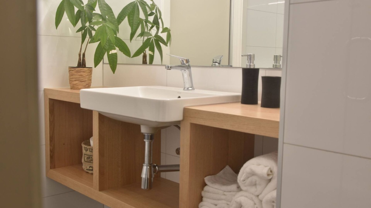 Lower Hutt Apartment | Days Bay Studio - Beach, bush and privacy