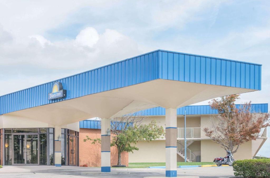 Barton Hotel | Days Inn by Wyndham St Clairsville