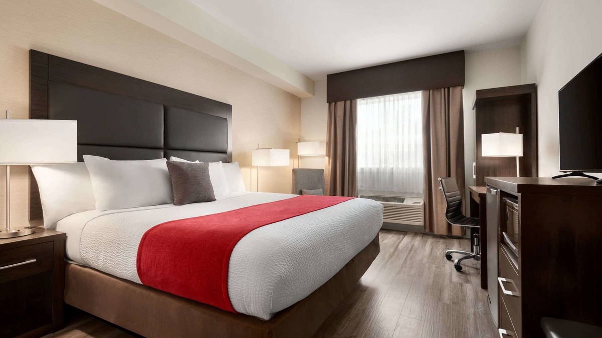 100 Mile House Hotel | Days Inn by Wyndham 100 Mile House