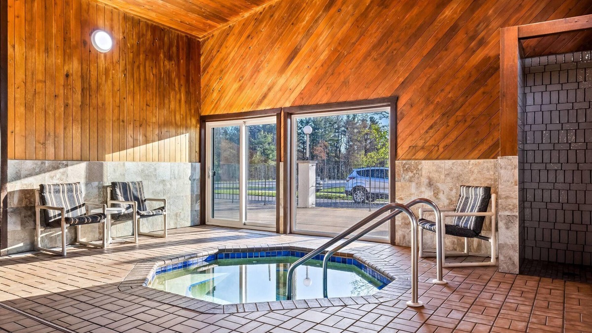 Black River Falls Hotel | Days Inn by Wyndham Black River Falls I-94 on ATV Trail