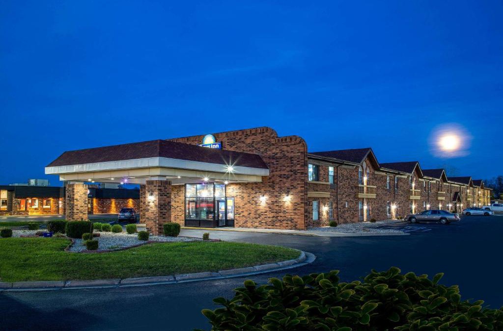 Anderson Hotel | Days Inn by Wyndham Anderson IN