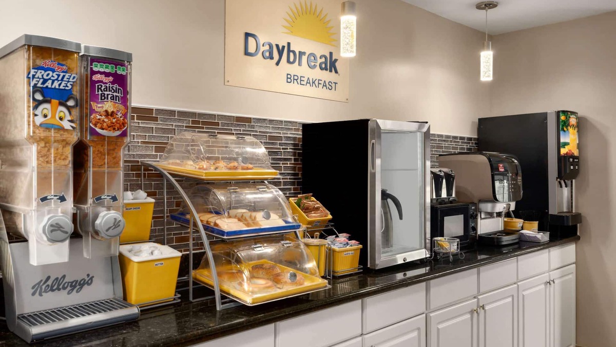 Northlake Hotel | Days Inn by Wyndham Anderson