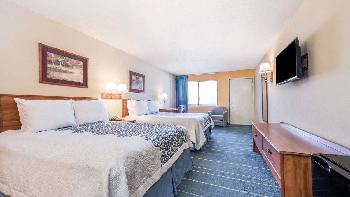 College Station Hotel | Days Inn by Wyndham Bryan College Station