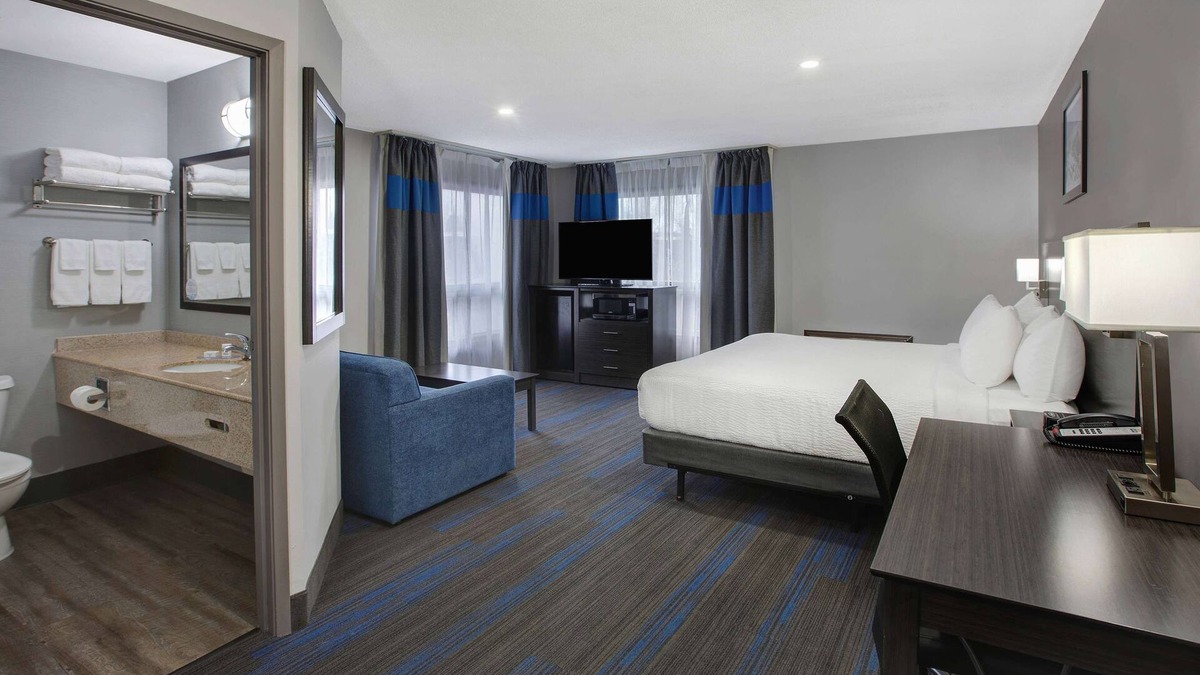 Barrie Hotel | Days Inn by Wyndham Barrie