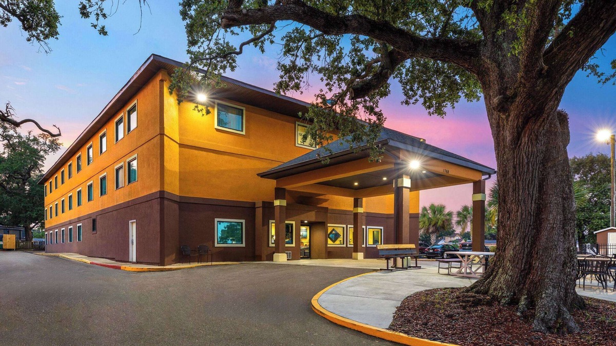 Biloxi Hotel | Days Inn by Wyndham Biloxi Beach