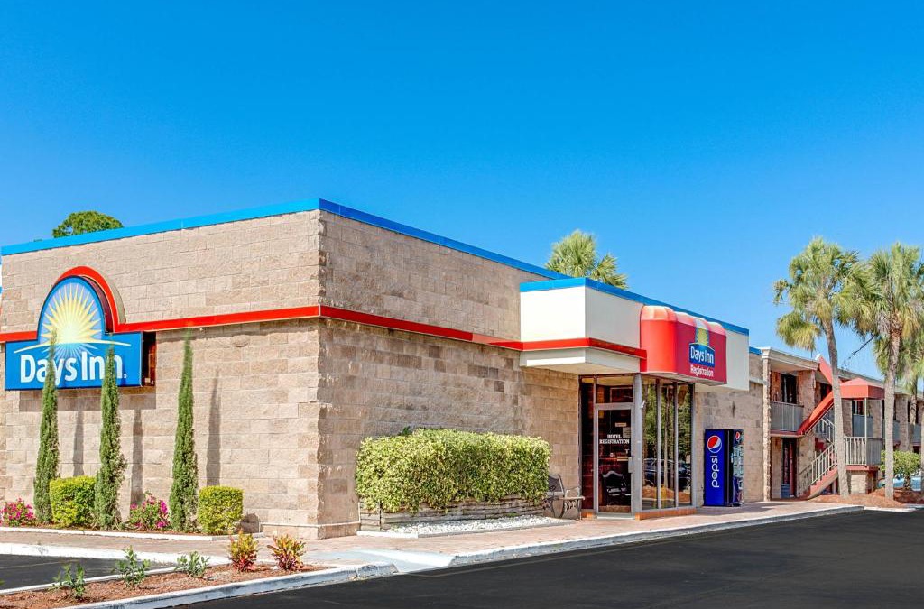 South Bradenton Hotel | Days Inn by Wyndham Bradenton - Near the Gulf