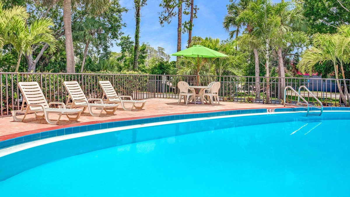 South Bradenton Hotel | Days Inn by Wyndham Bradenton - Near the Gulf