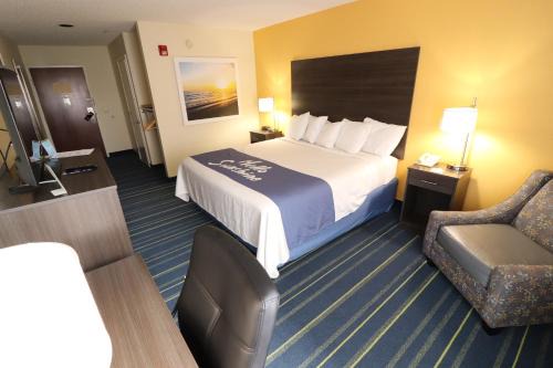 Haw River Hotel | Days Inn by Wyndham Burlington East