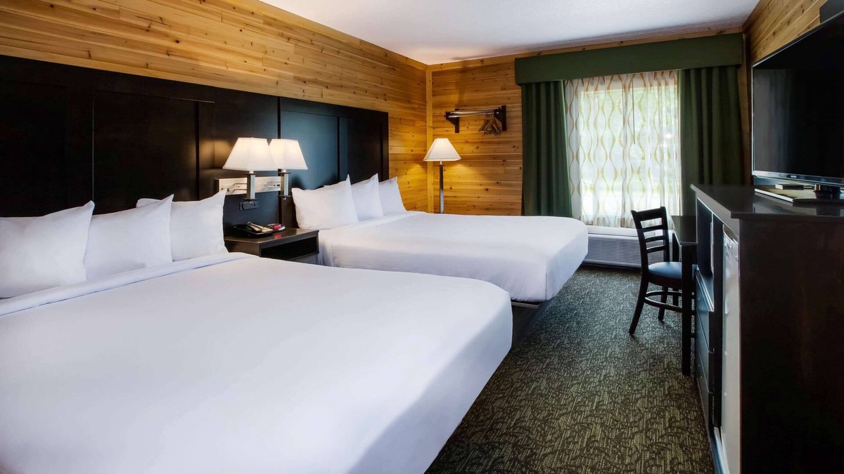 Cadillac Hotel | Days Inn by Wyndham Cadillac