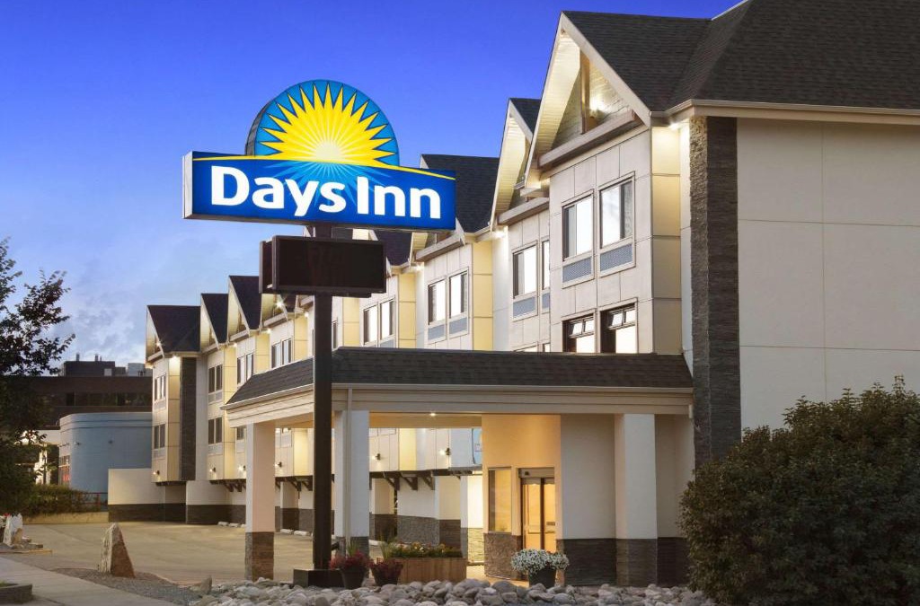 Montgomery Hotel | Days Inn by Wyndham Calgary Northwest
