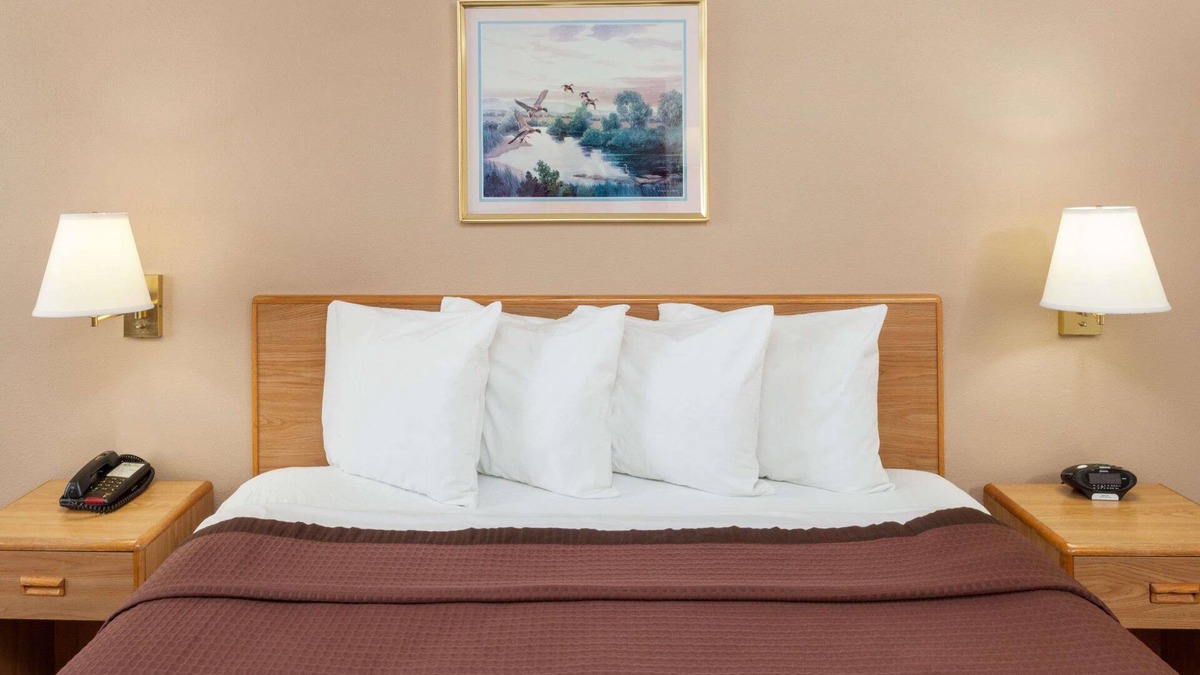Charleston Hotel | Days Inn by Wyndham Charleston