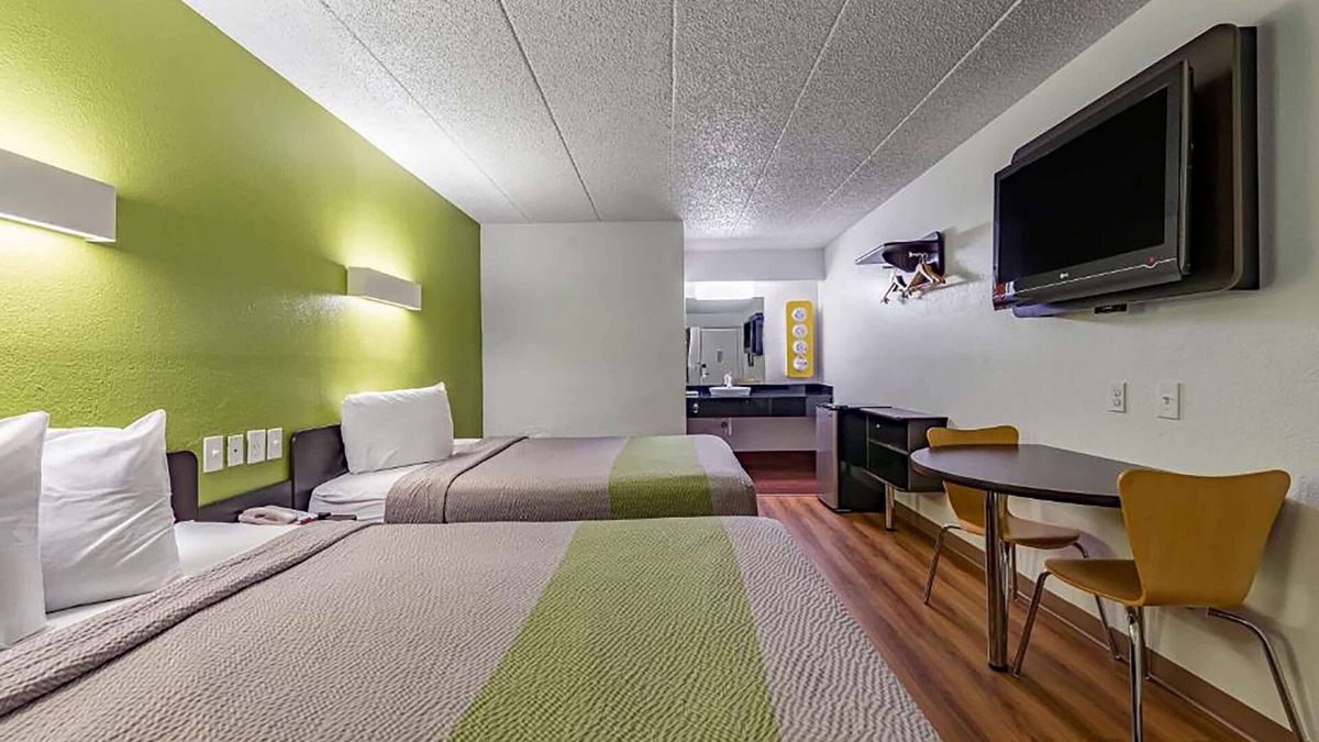 Roselawn Finance Hotel | Days Inn by Wyndham Cincinnati I-71