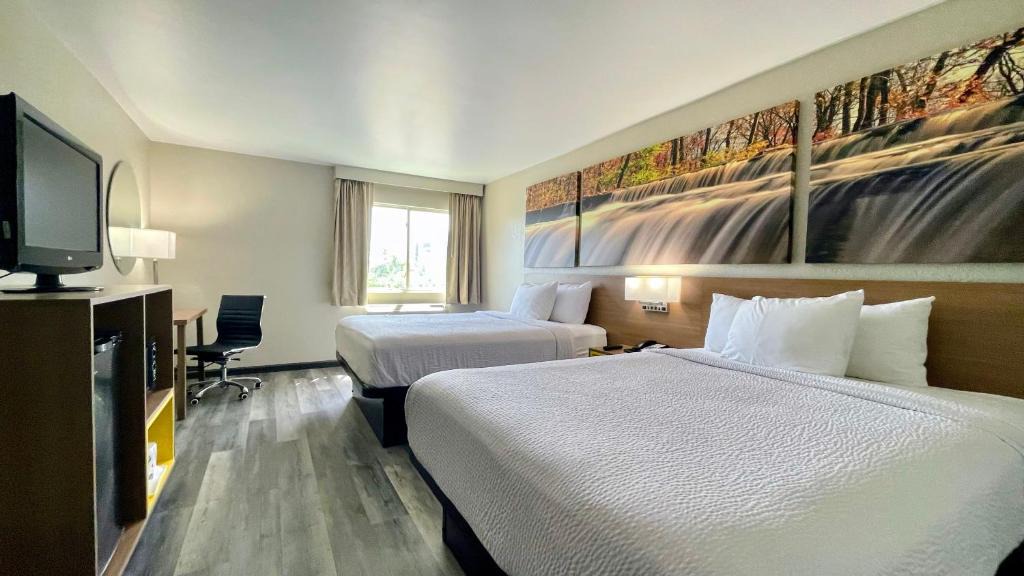 Columbus Hotel | Days Inn by Wyndham Columbus IN