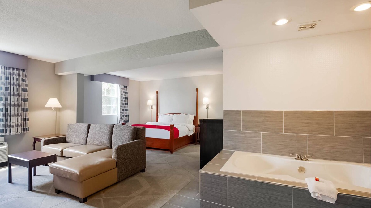 Conneaut Hotel | Days Inn by Wyndham Conneaut