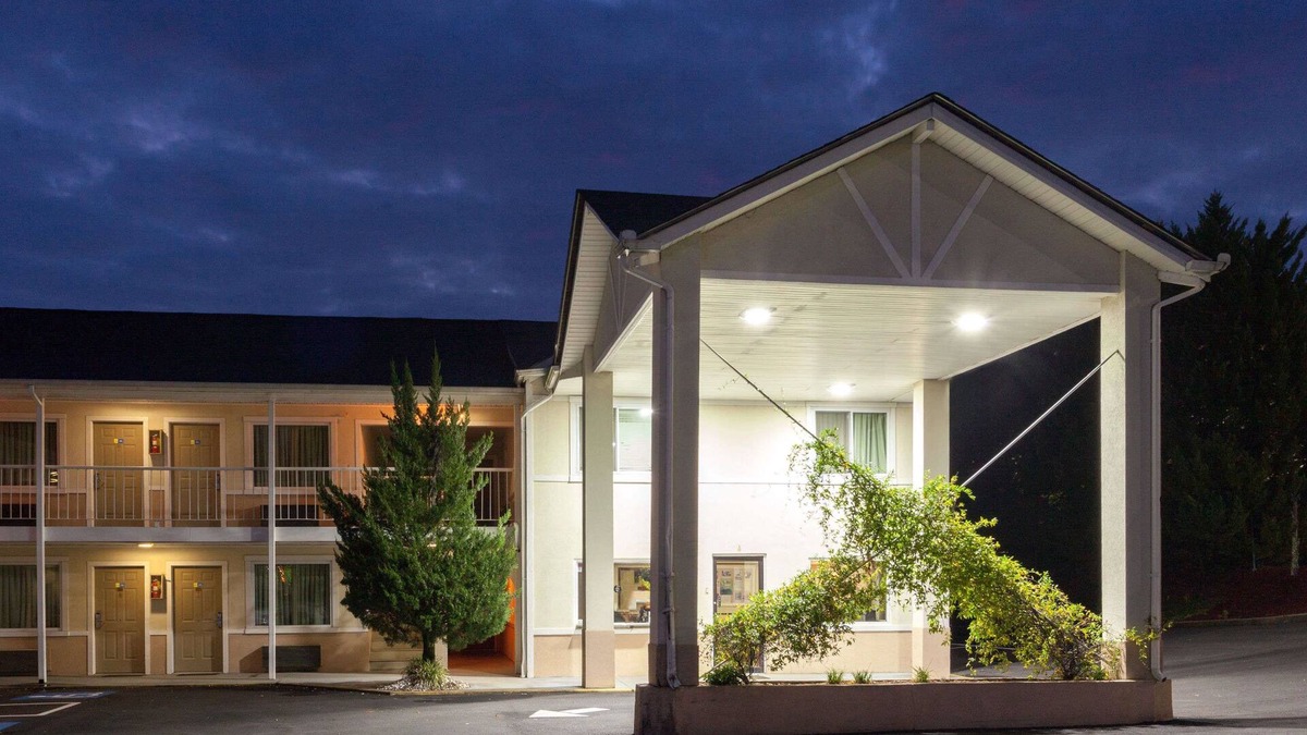 Dahlonega Hotel | Days Inn by Wyndham Dahlonega University Area