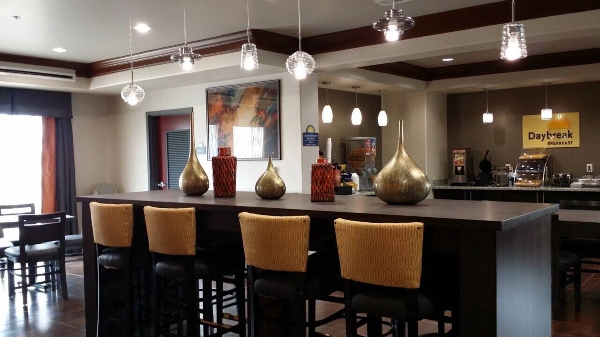 Dilley Hotel | Days Inn by Wyndham Dilley