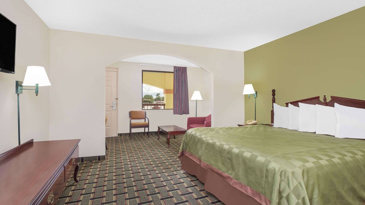 Eufaula Hotel | Days Inn by Wyndham Eufaula AL