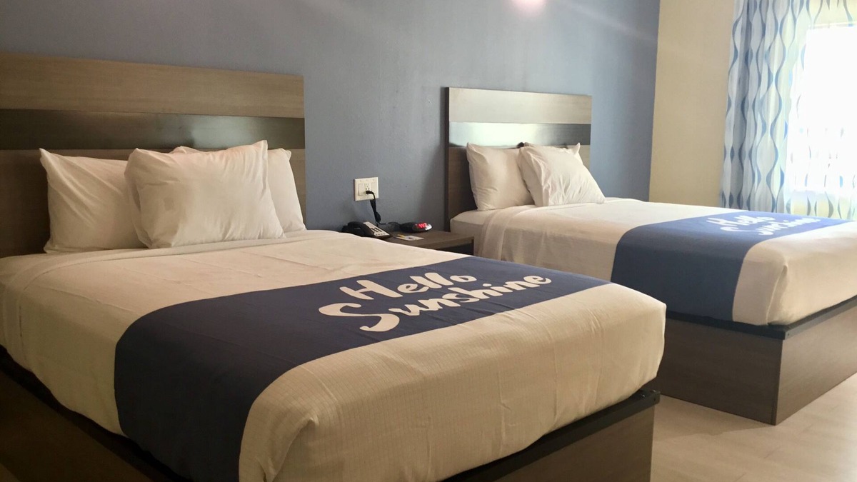 Freeport Hotel | Days Inn by Wyndham Freeport