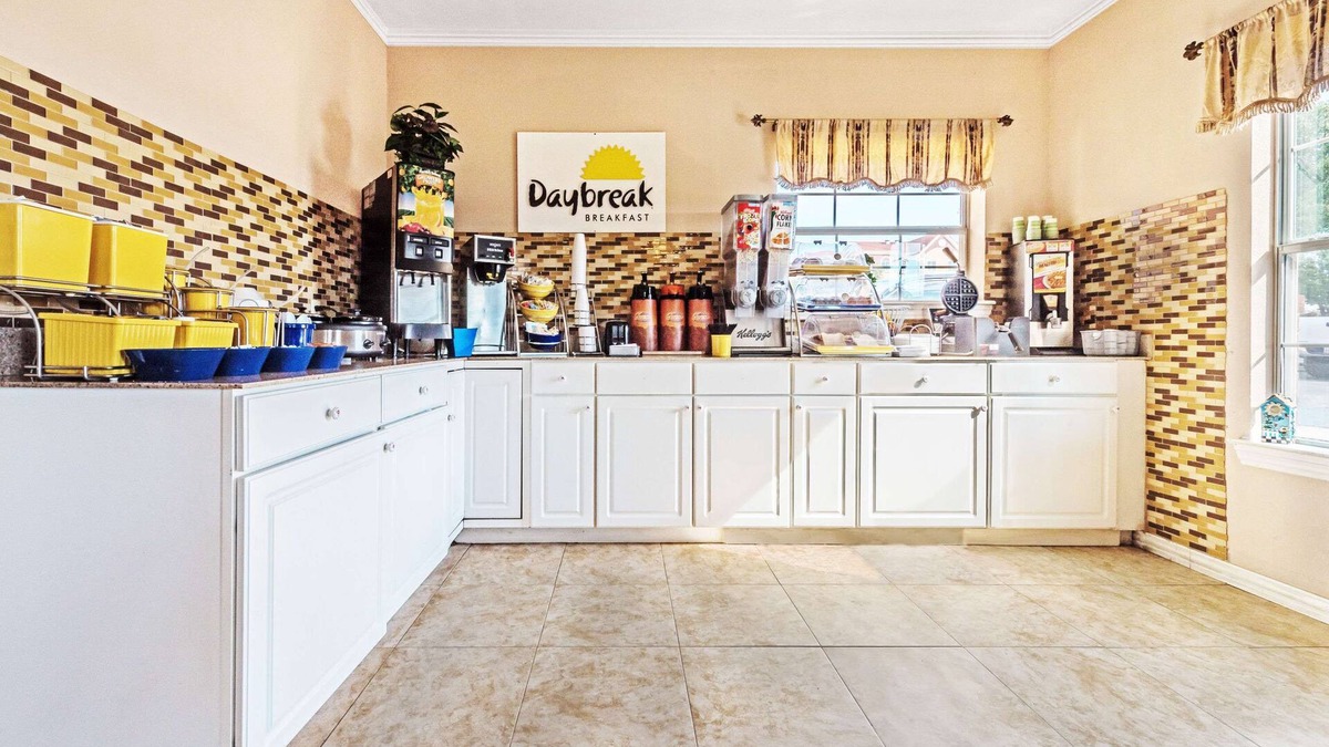 Gainesville Hotel | Days Inn by Wyndham Gainesville