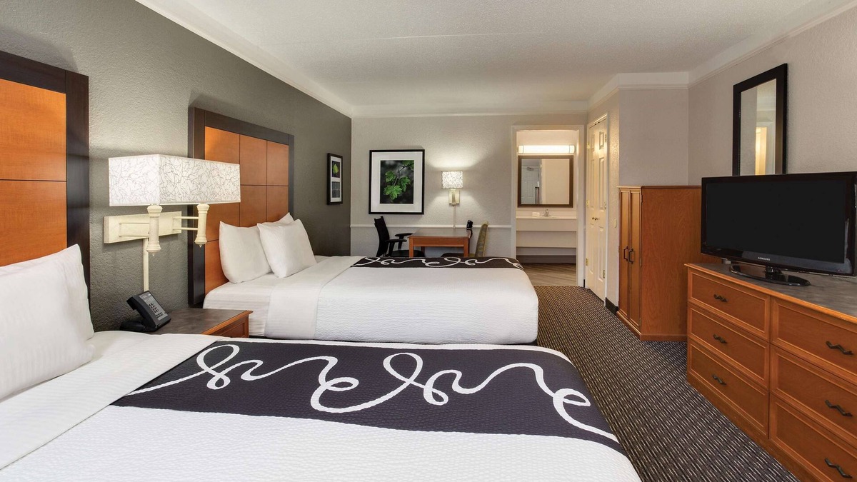 Gainesville Hotel | Days Inn by Wyndham Gainesville University I-75