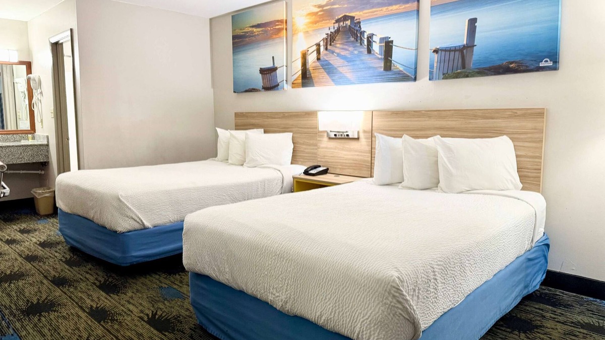 Greenville Hotel | Days Inn by Wyndham Greenville