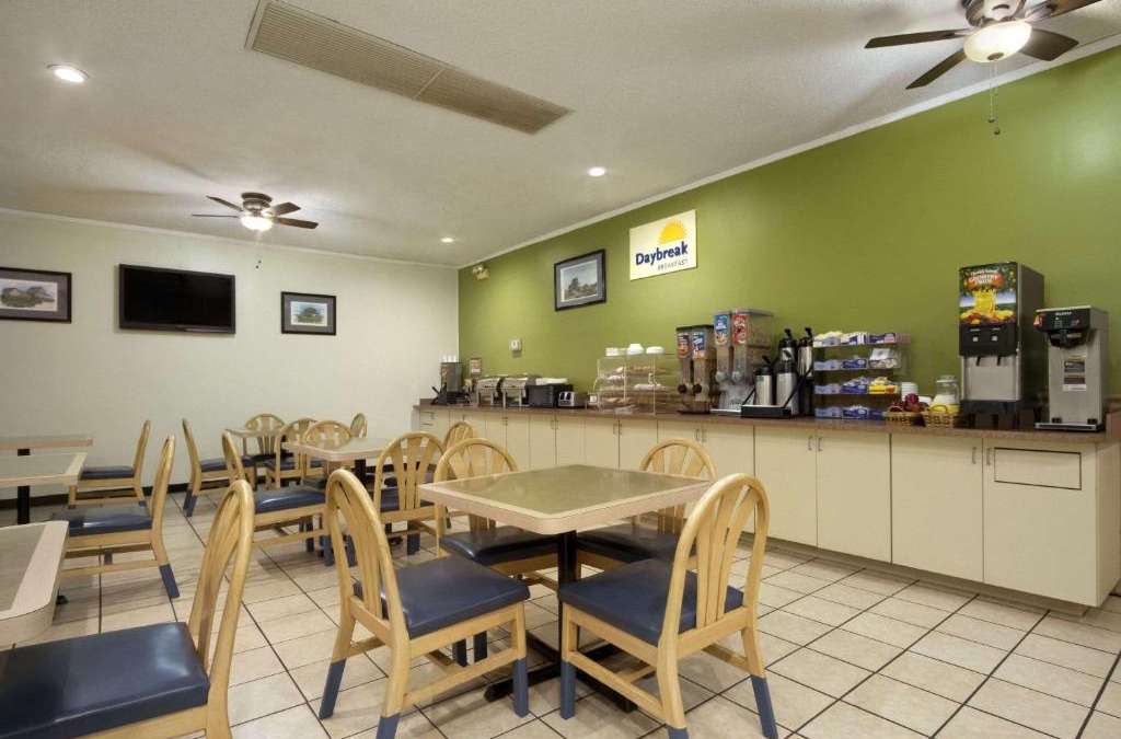Hardeeville Hotel | Days Inn by Wyndham Hardeeville/I-95 State Line